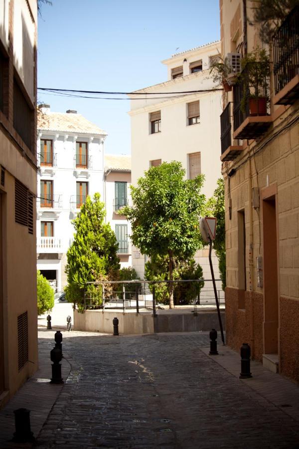 Caballerizas Con Parking Gratuito En Pleno Centro *